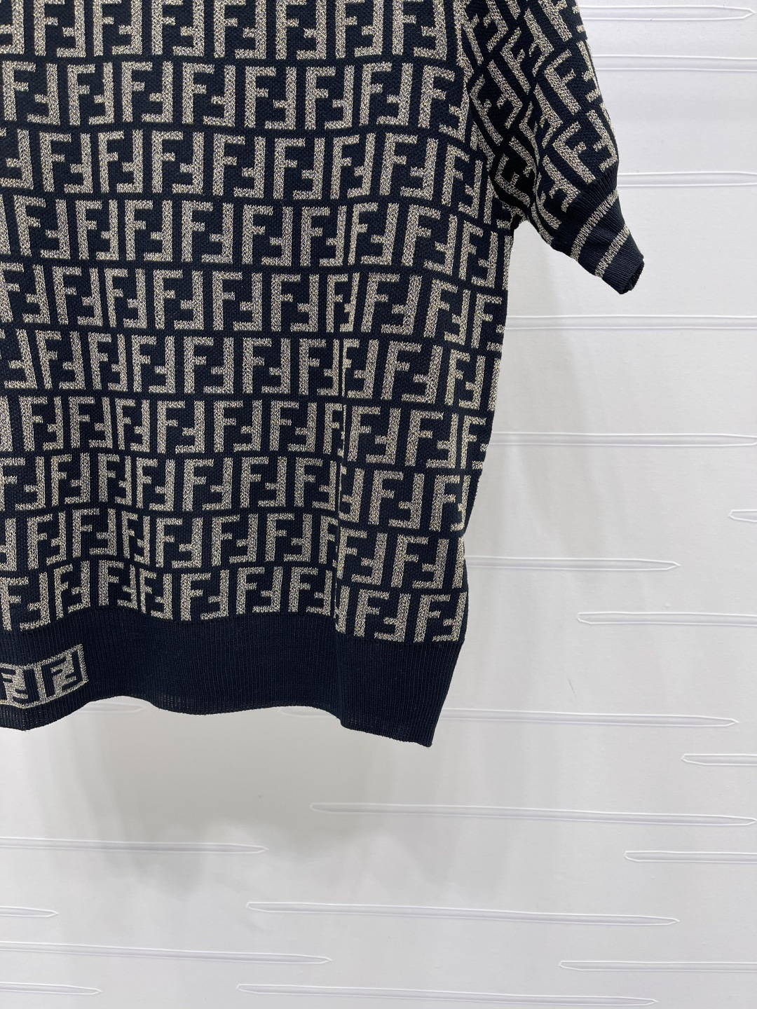 Women's short sleeves